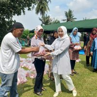 Kodim 0411/KM Salurkan Daging Qurban sebanyak 350 bungkus kepada Masyarakat